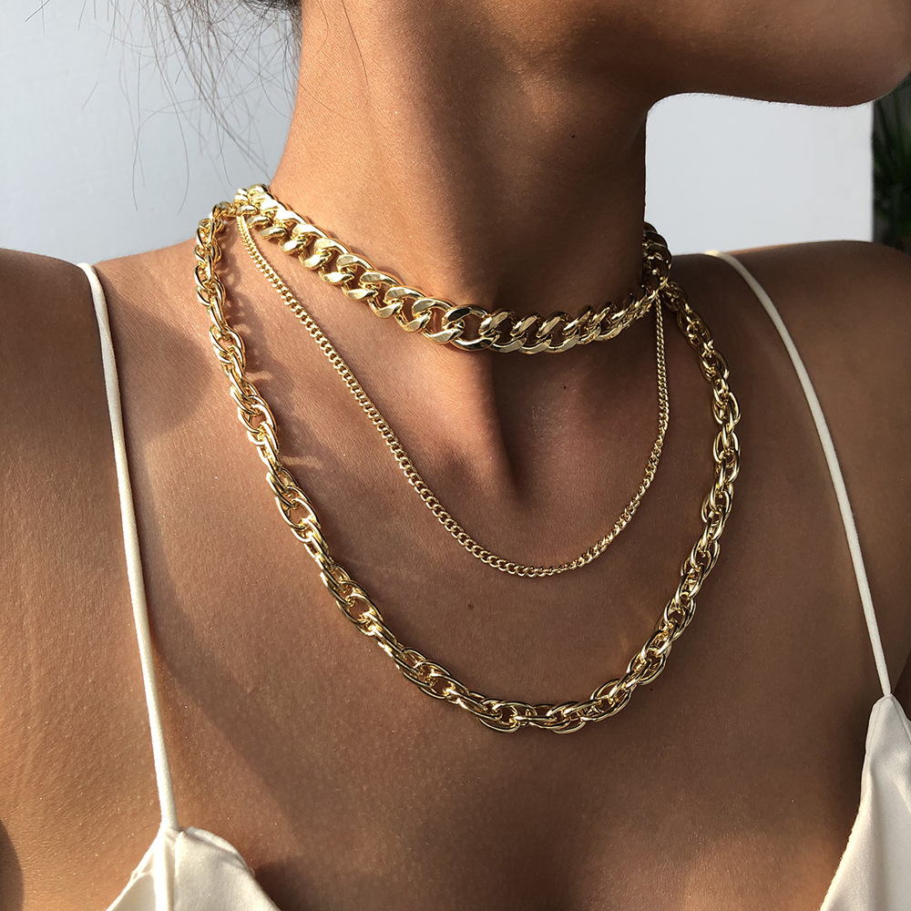 nuevo collar de cadena gruesa multicapa de textura de metal simple