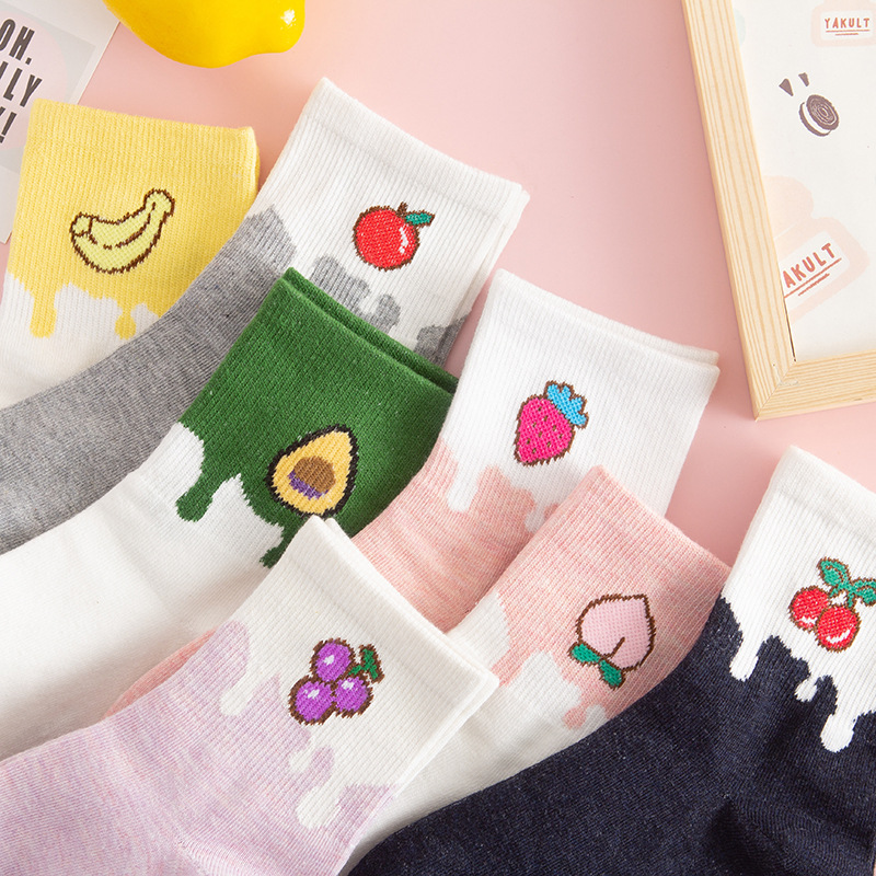 Calcetines de tubo medio de dama de dibujos animados de frutas de otoño e invierno calcetines Calcetines de tubo medio de dama de dibujos animados de frutas de otoño e invierno calcetines