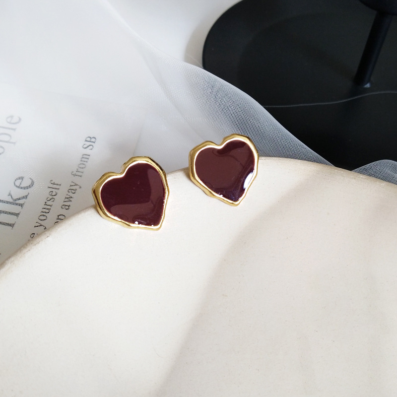 aretes románticos en forma de corazón con borde de oro rojo vino NHBQ349593
