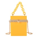 NHAV1909889-yellow